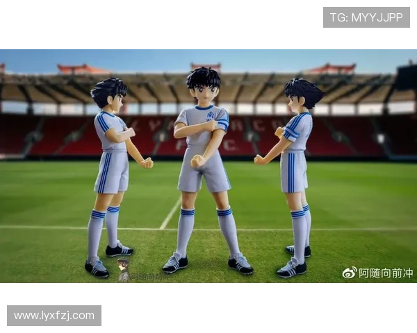 动漫足球明星手办精美展示让你领略运动与艺术的完美结合